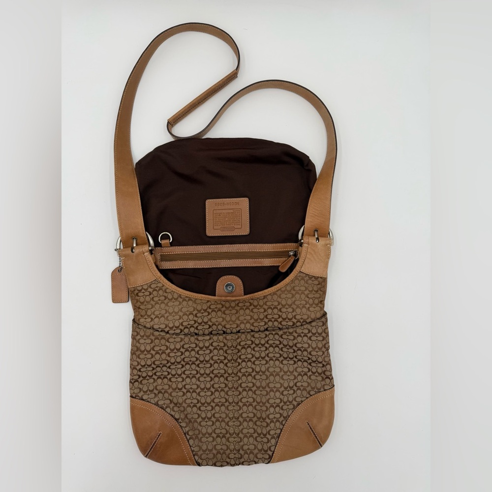 Coach Soho Signature Jacquard & Leather Hobo Shoulder/Crossbody. Style 6386 - Picture 12 of 16